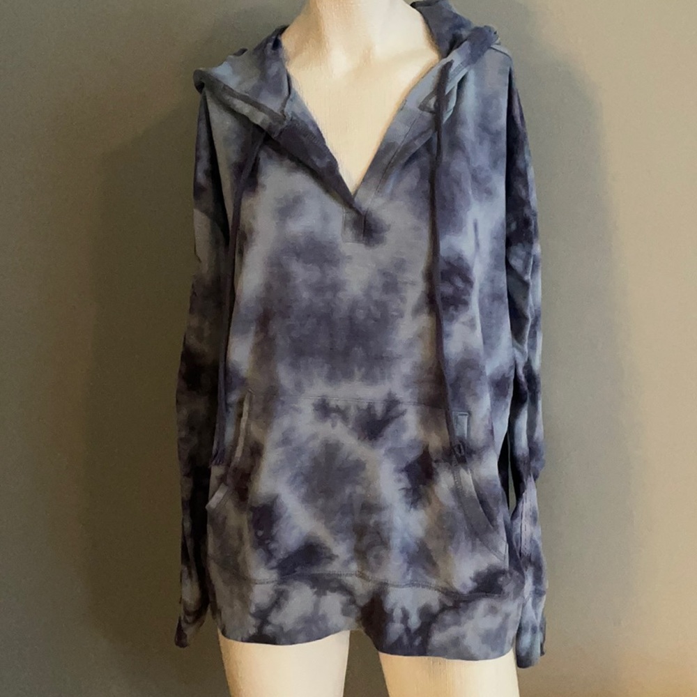 Tie dye pullover hoodie
